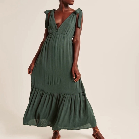 Abercrombie & Fitch Dresses & Skirts - NWT Abercrombie & Fitch Olive Green Midi Dress